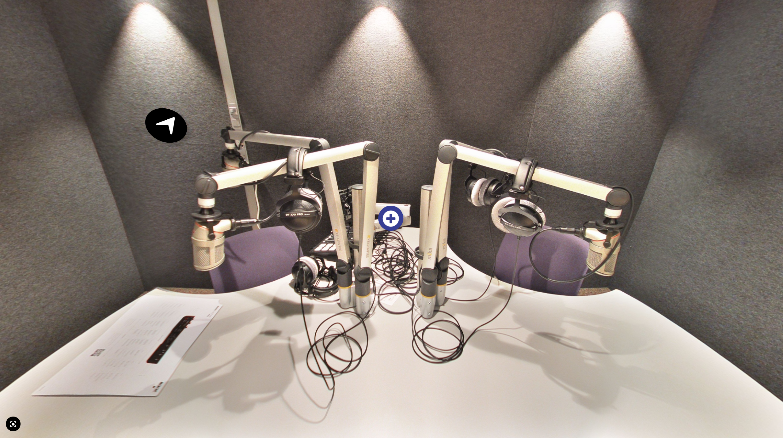 Picture showing the set up of the CastPod lyd podcast studio.